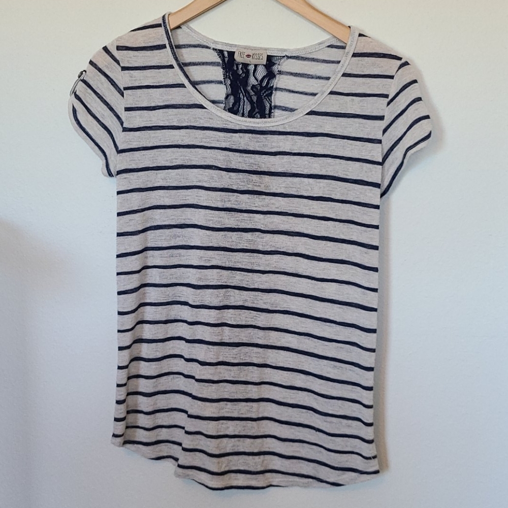 Womens short sleeve top